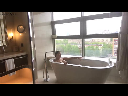 ❤️ Foshnjë e jashtëzakonshme që tund me pasion pidhin e saj në banjë Video porno në pornografi sq.pi-porno.ru