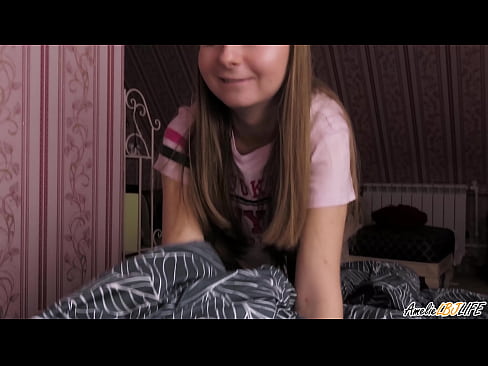 ❤️ Blondie thith thellë BFF-në e saj dhe merr spermë në gojën e saj Video porno në pornografi sq.pi-porno.ru